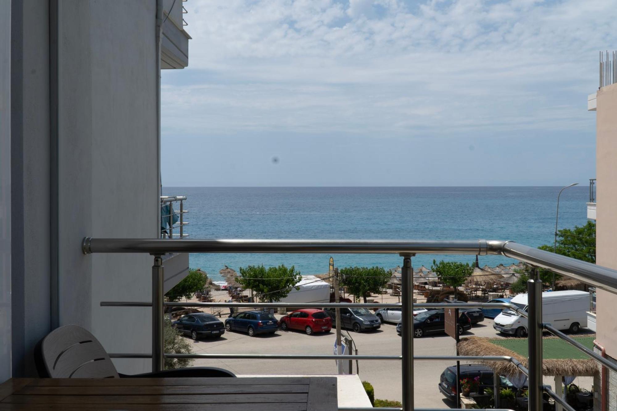 Rondo'S Hotel Himarë Dış mekan fotoğraf