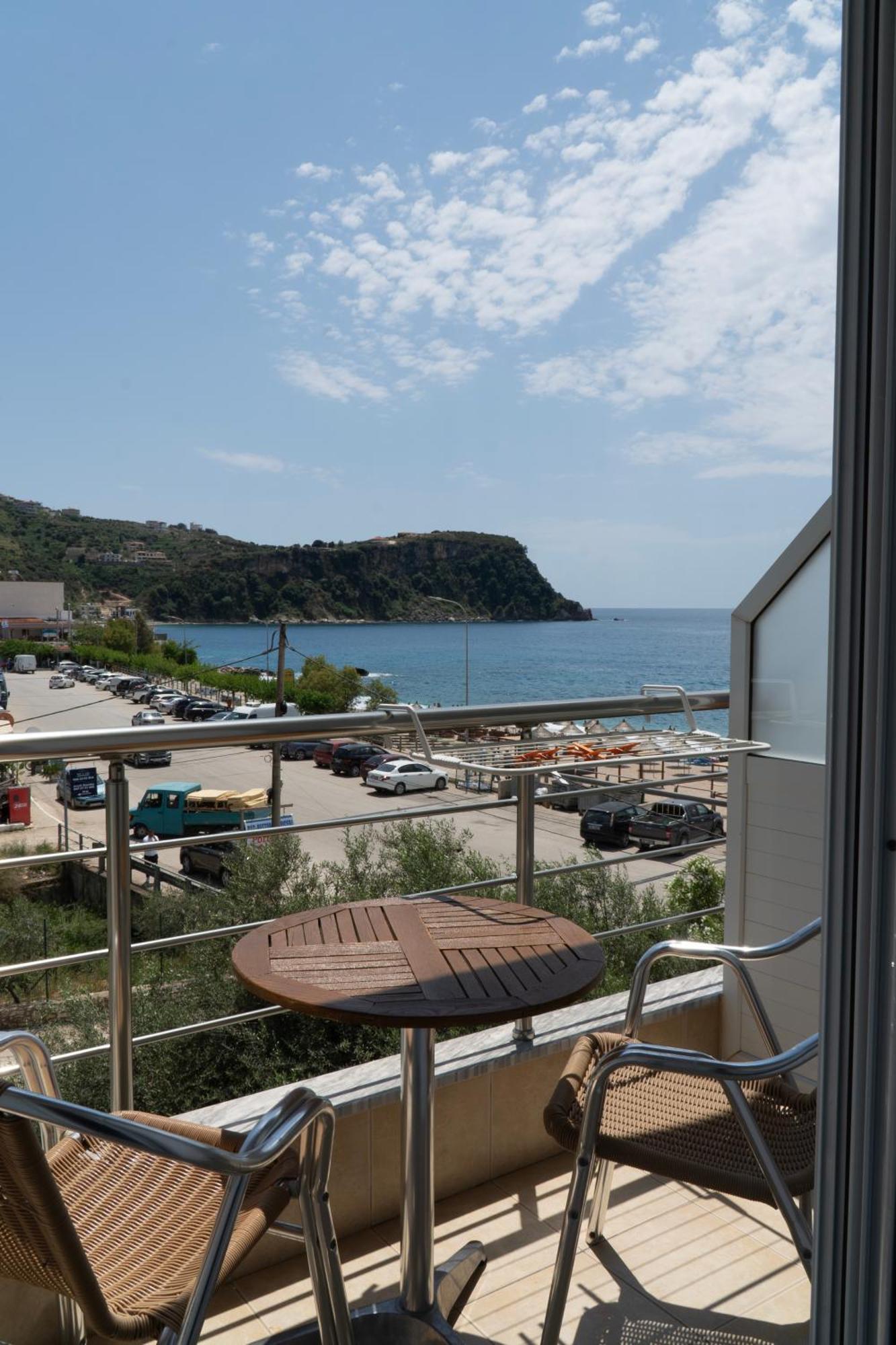 Rondo'S Hotel Himarë Dış mekan fotoğraf