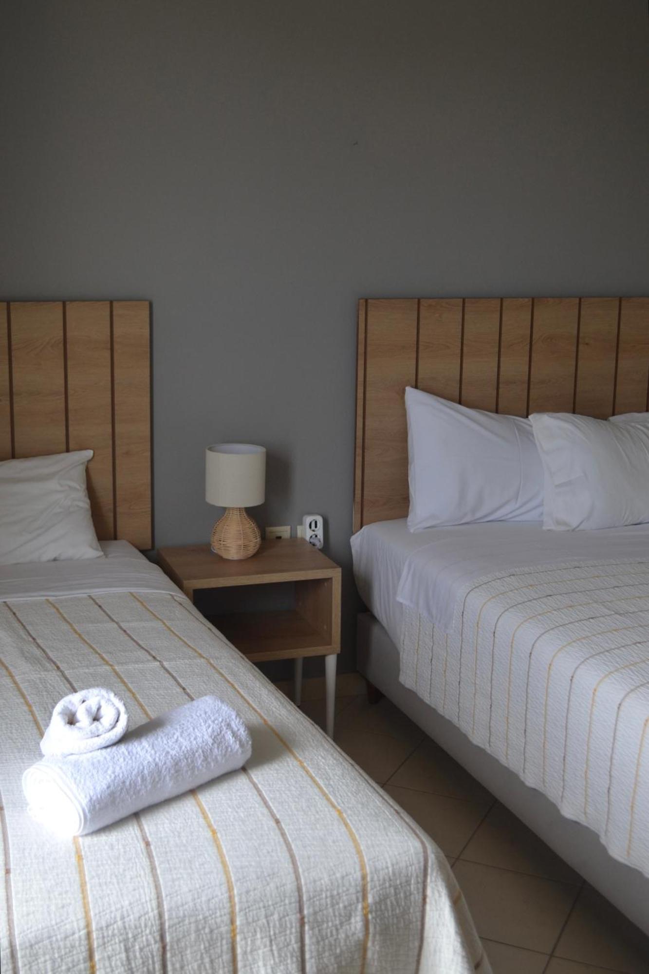 Rondo'S Hotel Himarë Dış mekan fotoğraf